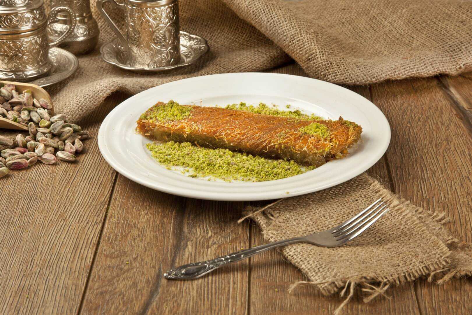 Kaymaklı fıstıklı burma kadayıf
