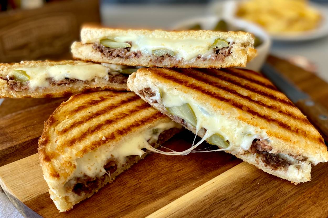 Kavurmalı Tost Menü